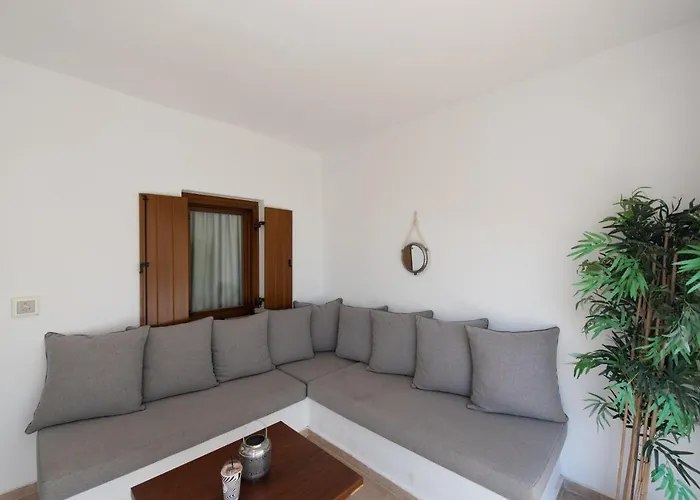 Edem Garden By Estia Apartahotel 3*